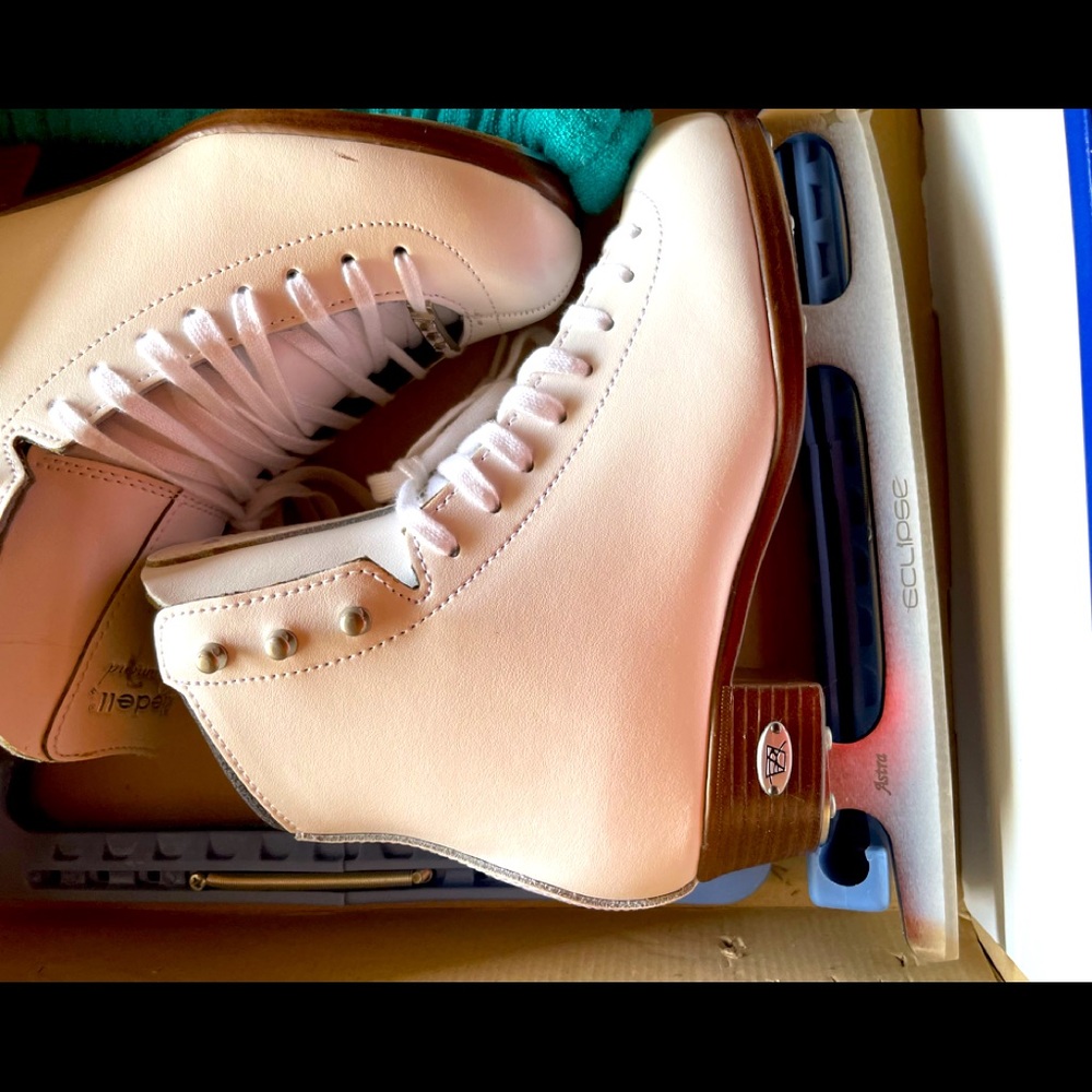 Riedell ice skates